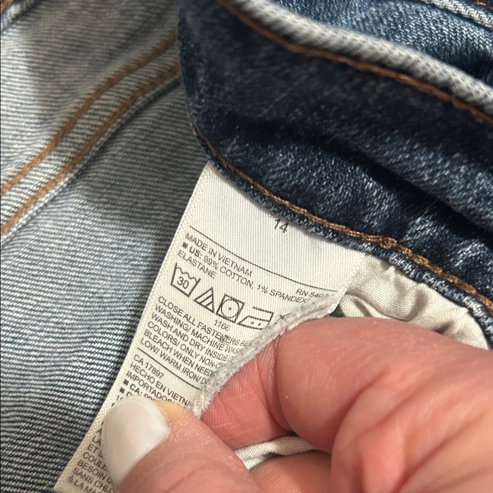 Old Navy Boyfriend Distressed Blue Jeans - Picture 3 of 4
